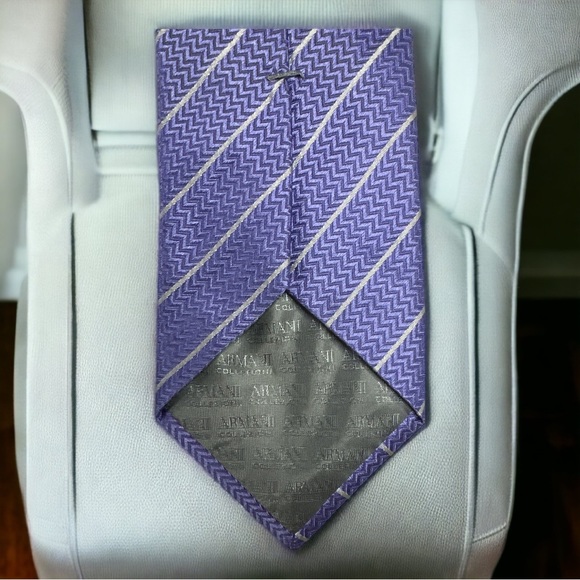 ARMANI Collezioni purple and white tie amazing details 100 silk Italy - Picture 7 of 7